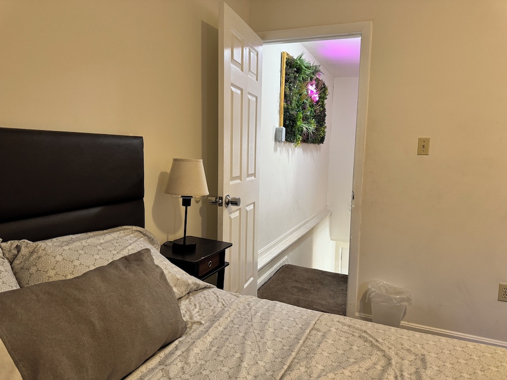 Downtown Loft Close to Topgolf Horseshoe Casino UM Baltimore - photo 15