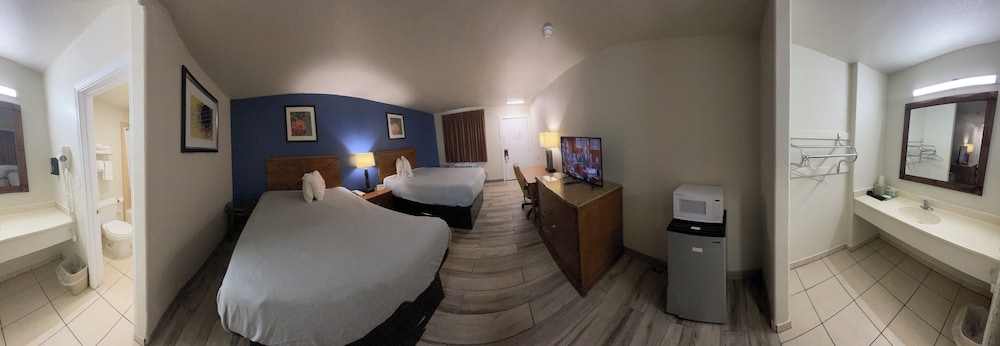Cedar Creek Inn - photo 9