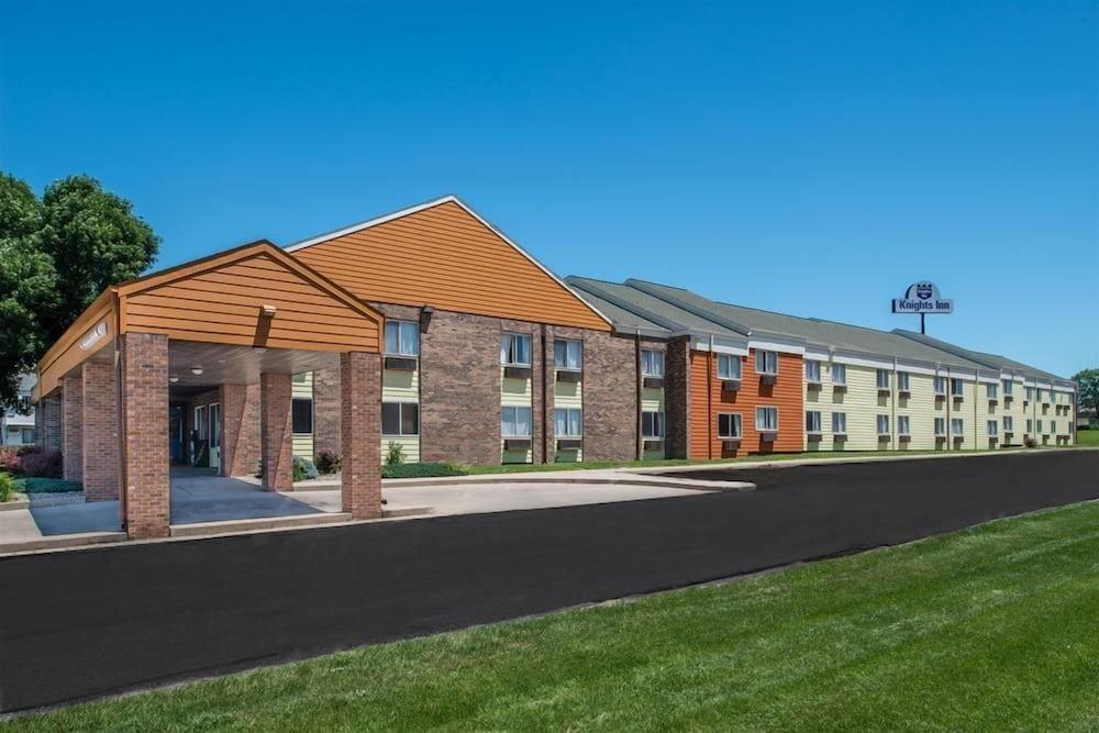 Sunset Inn & Suites - featured photo