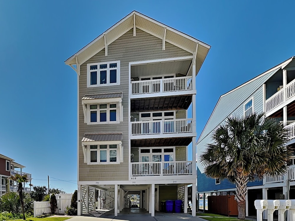 The Sweet Spot by Carolina Retreats — 4-Star Luxury Hotel in Carolina Beach, United States