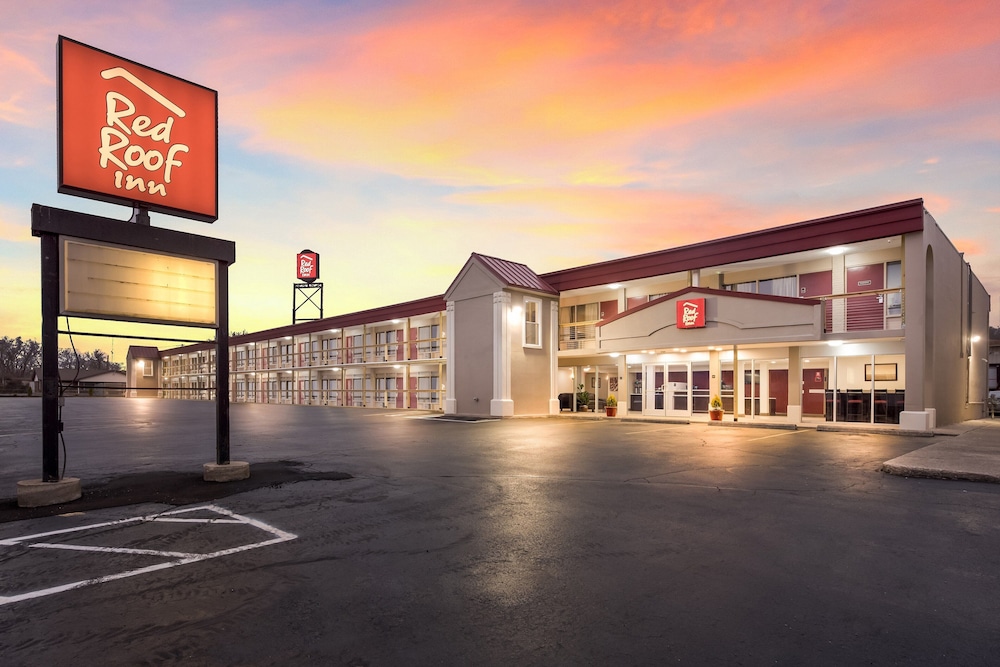 Red Roof Inn Dayton Moraine U of Dayton - photo 36