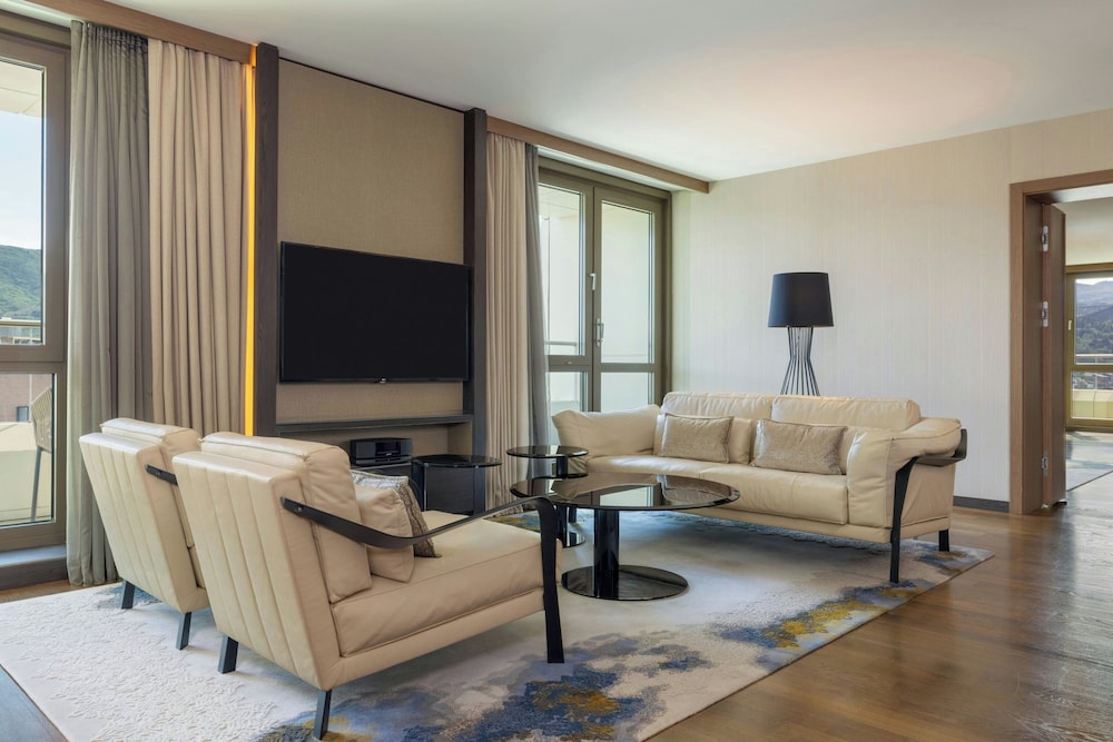 Sheraton Grand Tbilisi Metechi Palace