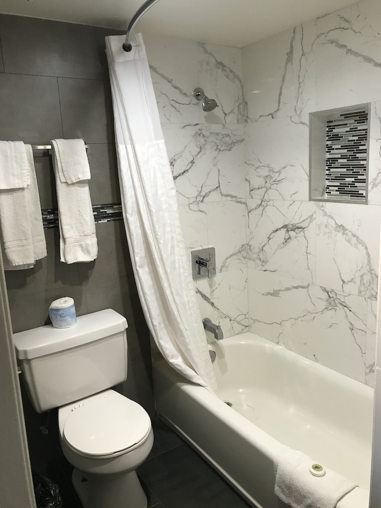 Economy Inn Lax - photo 20