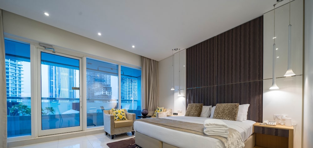 Al Ashrafia Saray Marvelous 1 BR Damac Maison Canal View — 5-Star Luxury Hotel in Dubai, United Arab Emirates