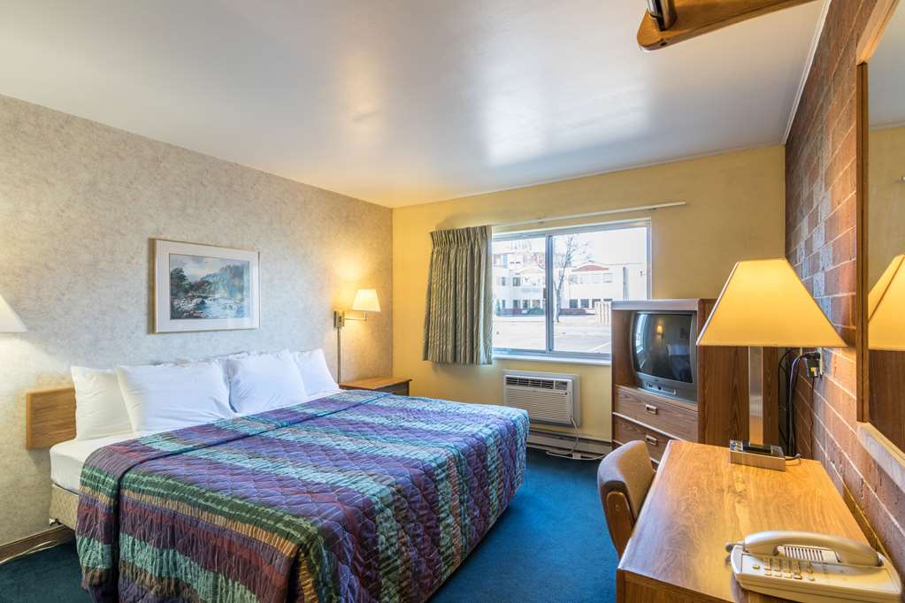 Motel 6 Eau Claire WI - photo 5