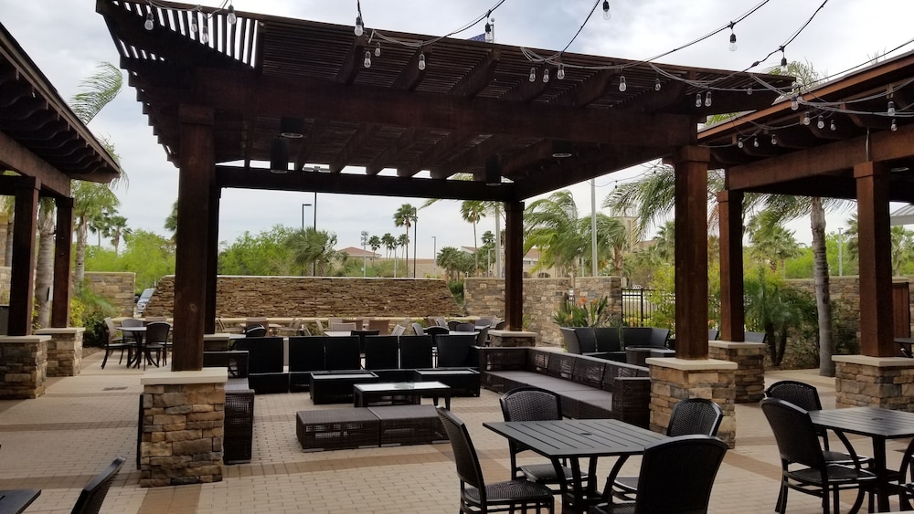 Embassy Suites by Hilton McAllen Convention Center - photo 26
