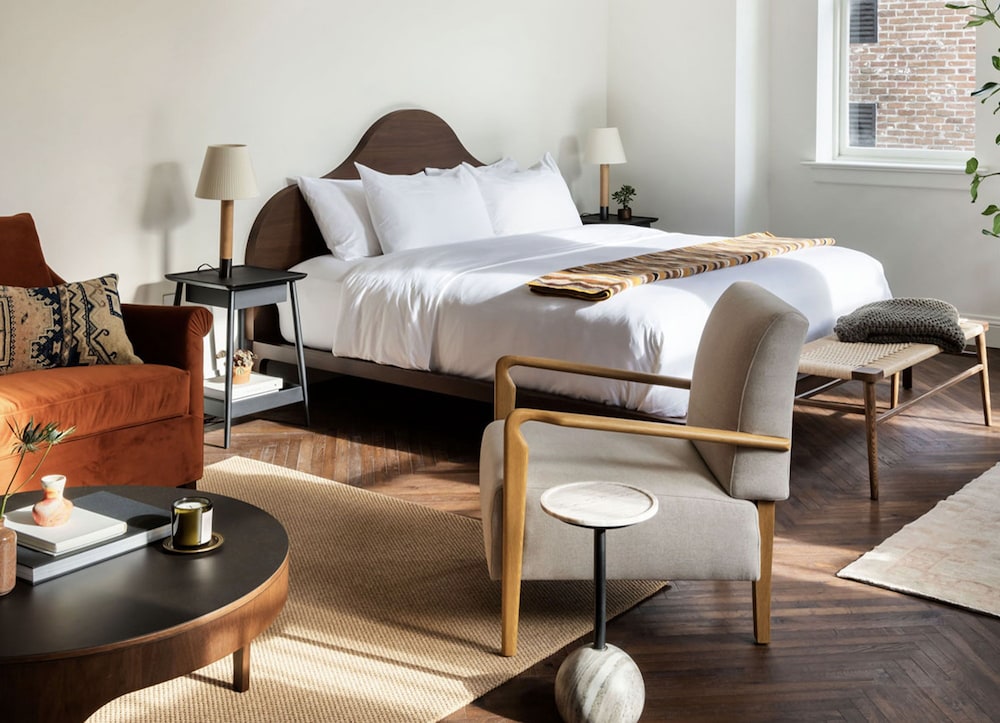 The Pinch Hotel - photo 11