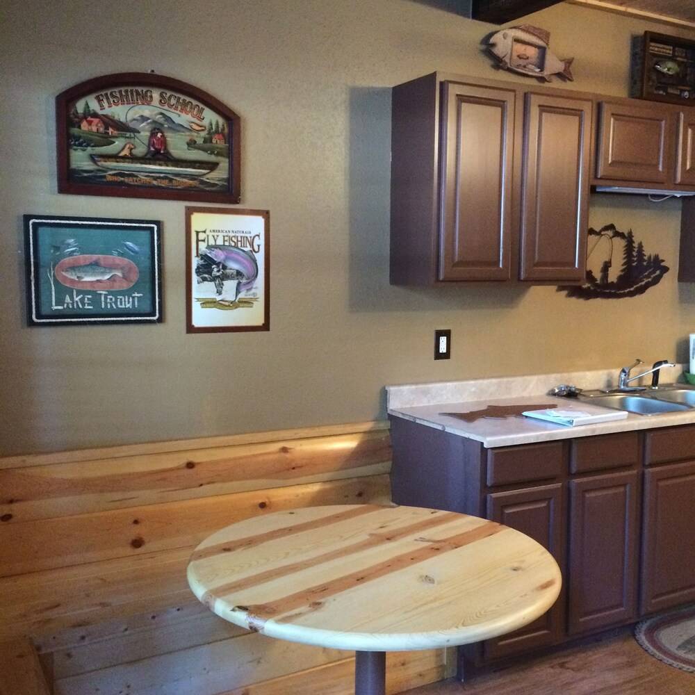 Shaver Lake Village Hotel - photo 17