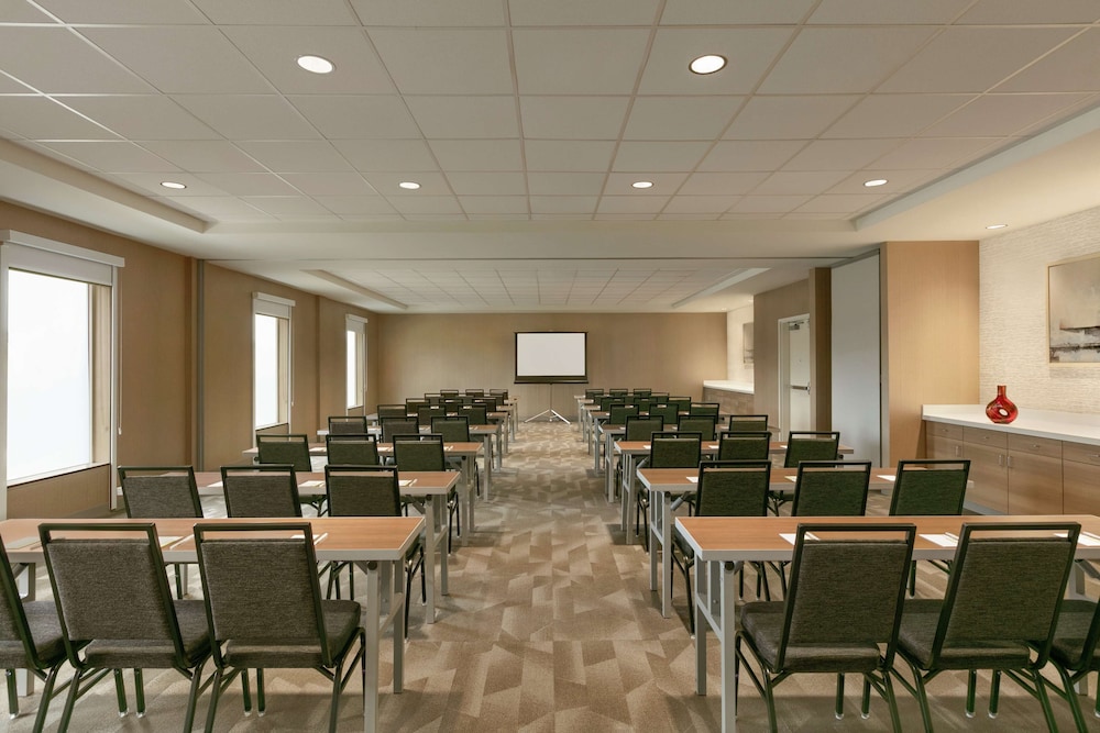 Home2 Suites by Hilton Chantilly Dulles Airport - photo 25