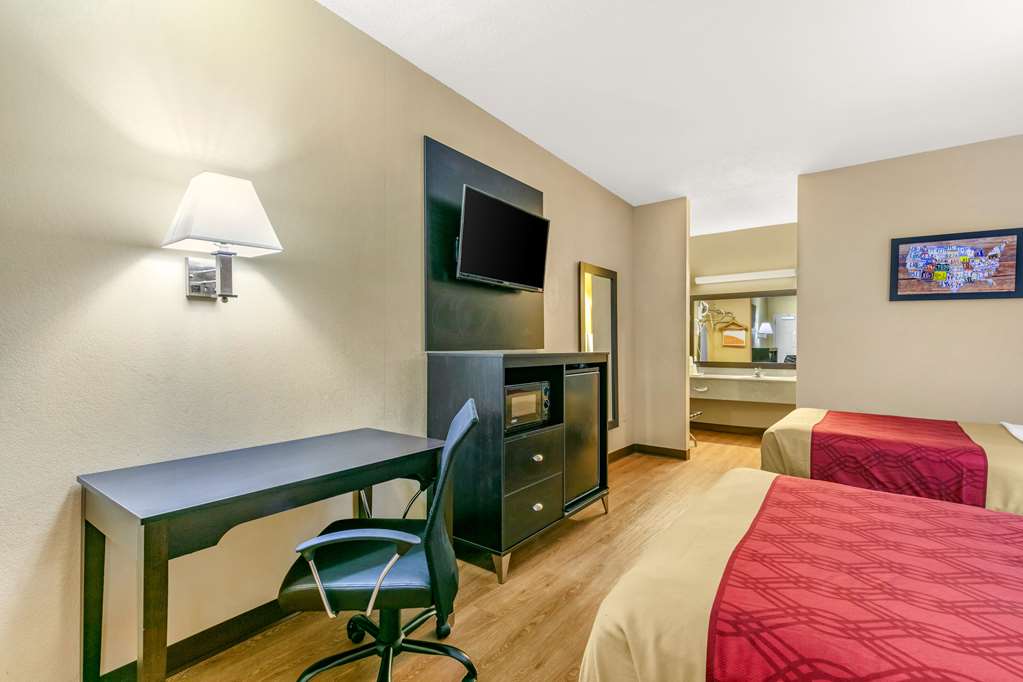 Econo Lodge Northport Tuscaloosa North - photo 8
