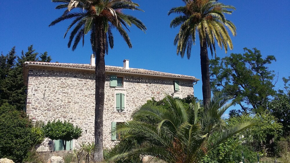 Bastide Les Buis - carbon neutral hotel in Unknown City