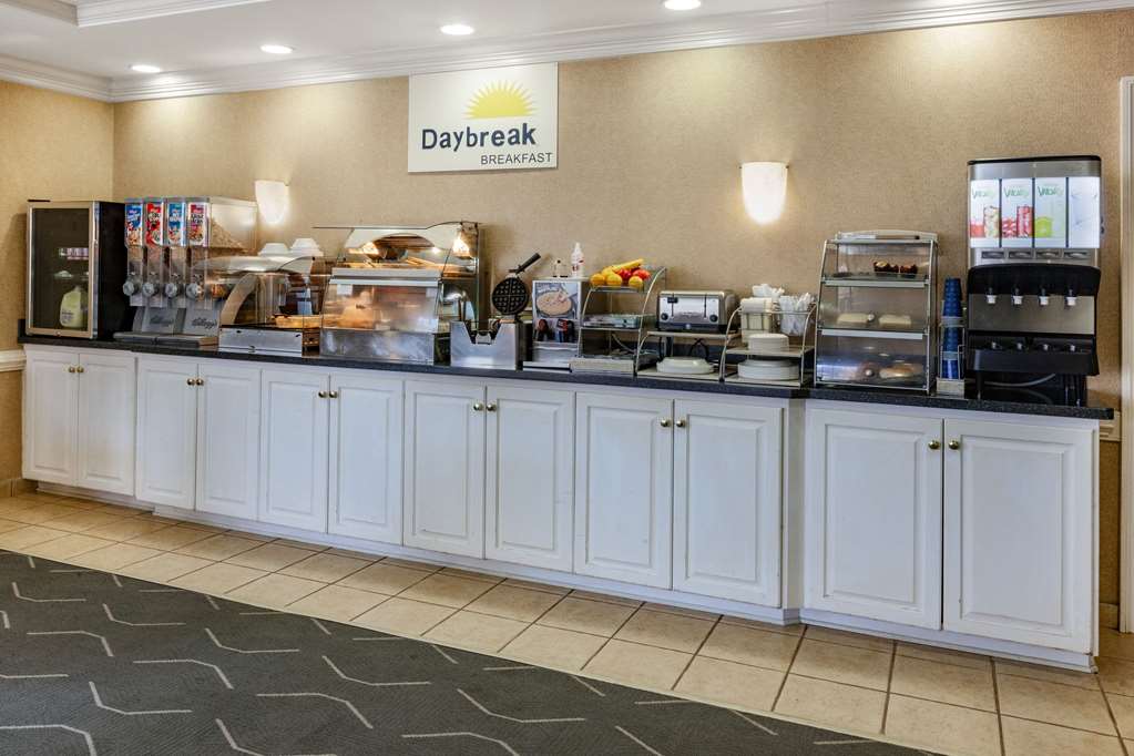 Days Inn by Wyndham Altavista - photo 35