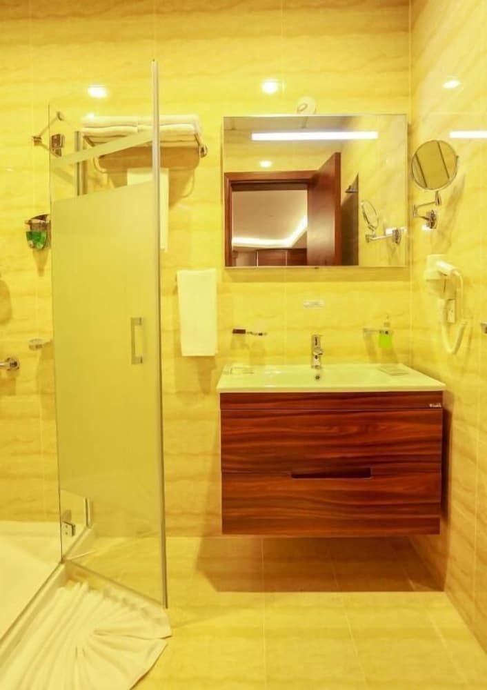 Oyyo Plaza Hotel — Doha — photo 5