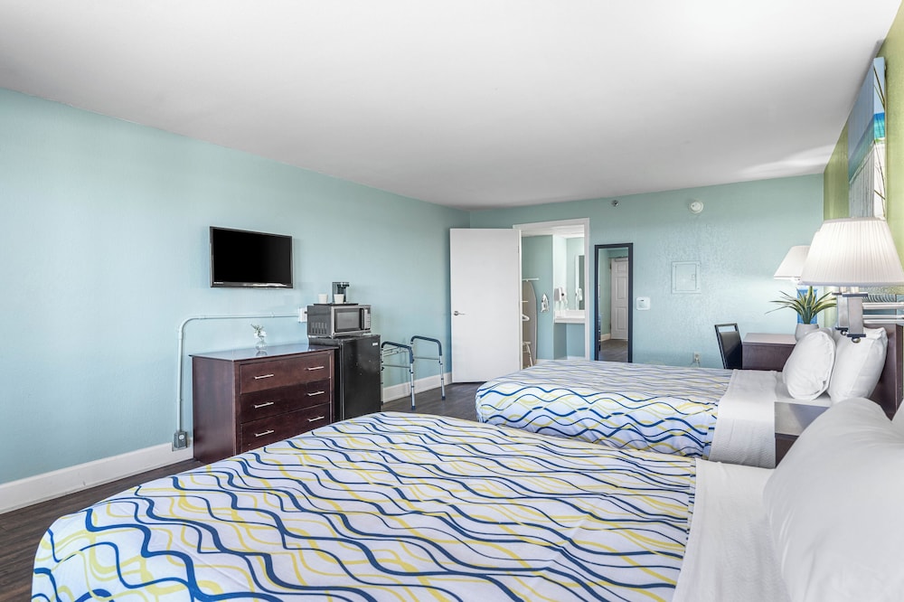 Boardwalk Beach Hotel - photo 29