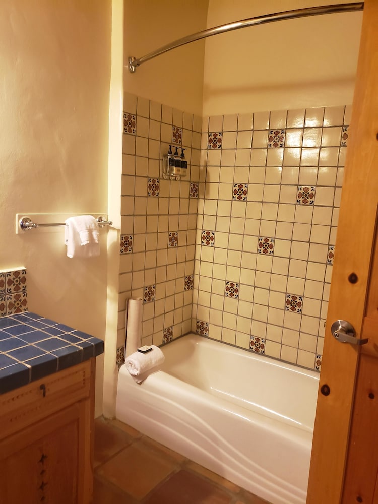 The Abiquiu Inn - photo 20
