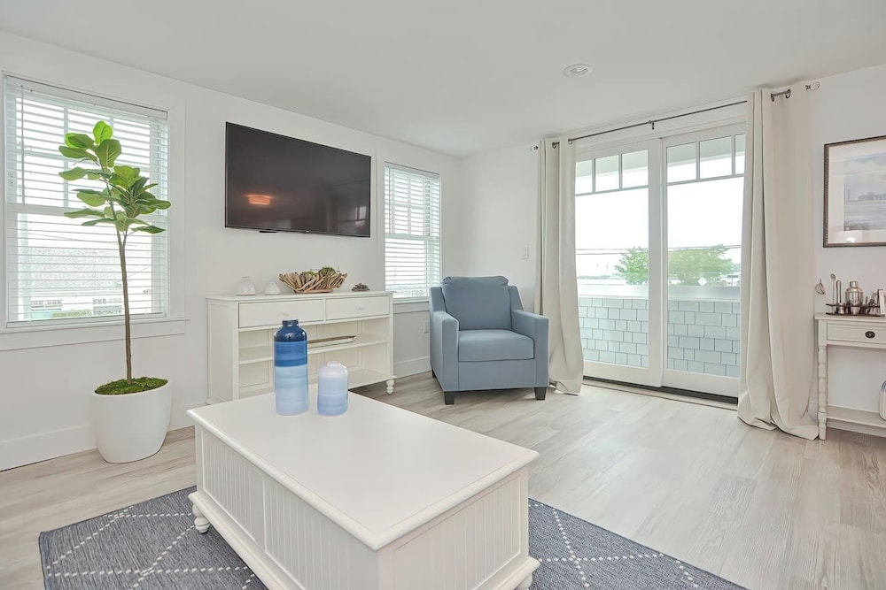 Harbourtown Suites - photo 71