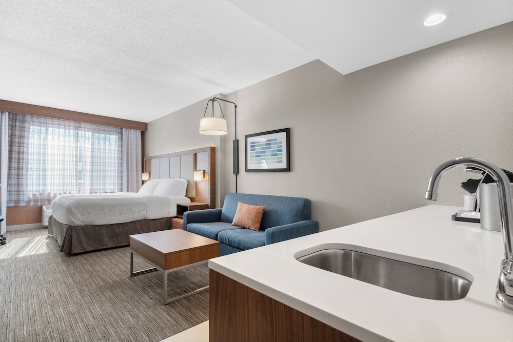 Holiday Inn Express Coralville by IHG - photo 7
