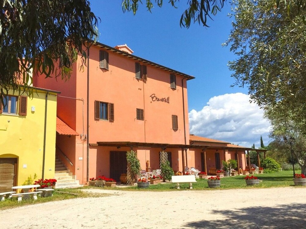 Agriturismo Brancatelli — 4-Star Luxury Hotel in Piombino, Italy