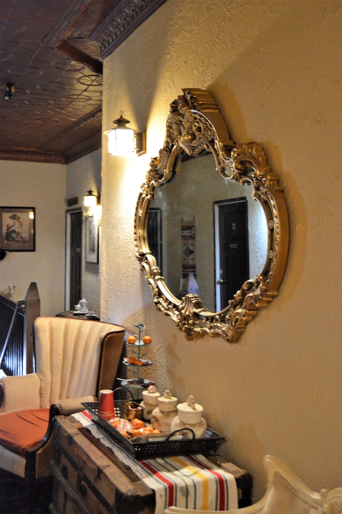 Holly Inn Suites - photo 29