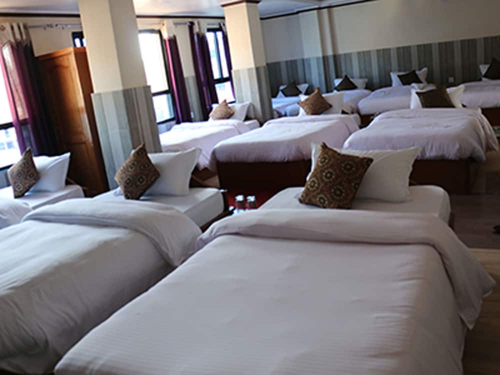 Hotel Crown — Tansen — photo 4