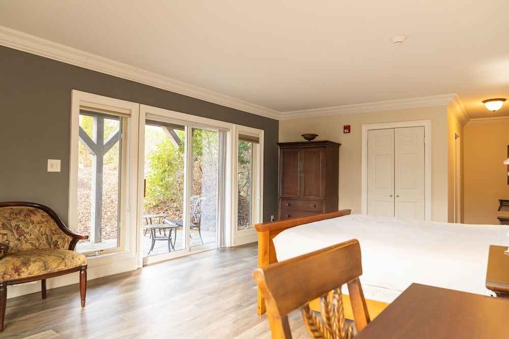 The Inn at Crestwood - photo 7