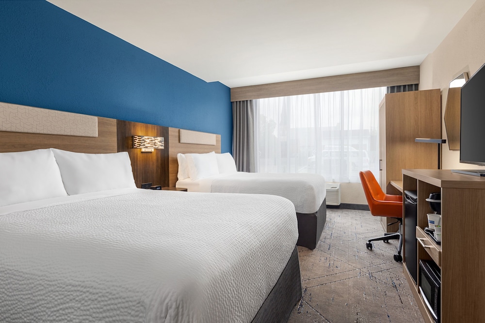 Holiday Inn Express & Suites Evansville Downtown By IHG - photo 6