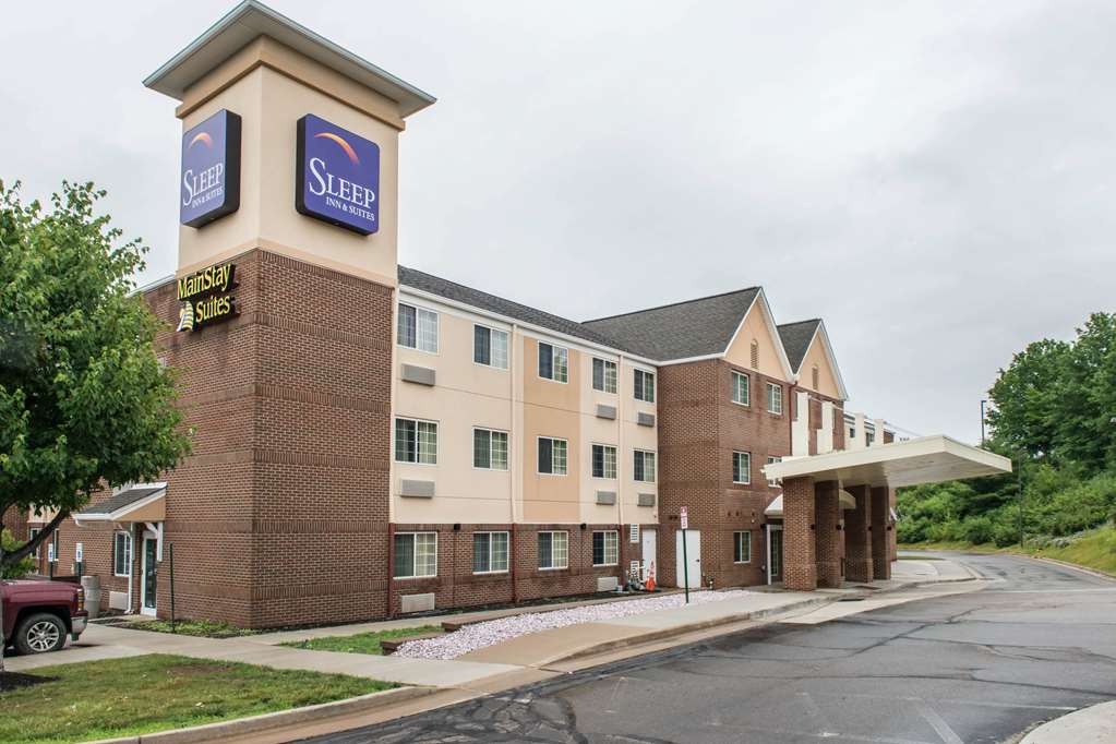 MainStay Suites Pittsburgh Airport in Pittsburgh, United States