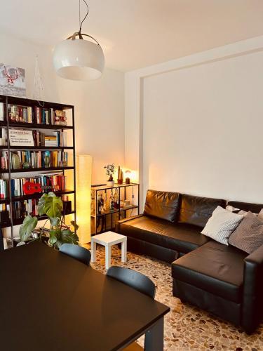 Cozy apartment in NW Milan — 4-Star Luxury Hotel in Milan, Italy