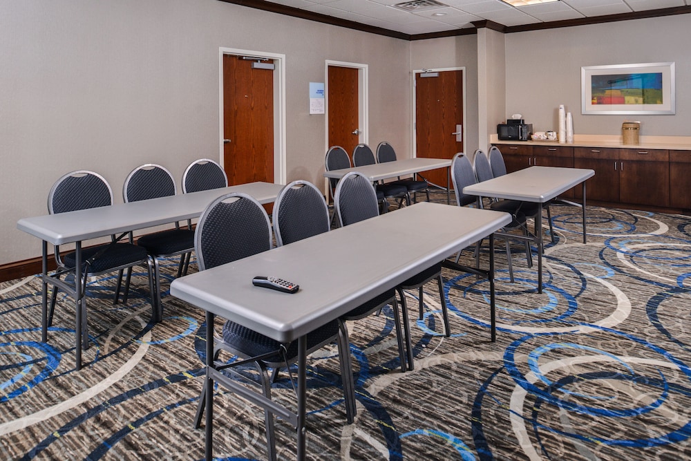 Holiday Inn Express & Suites York by IHG - photo 27