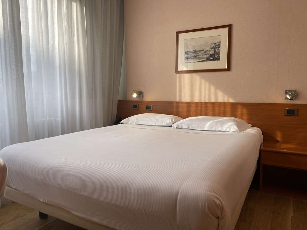 Crystal Hotel Varese — Varese