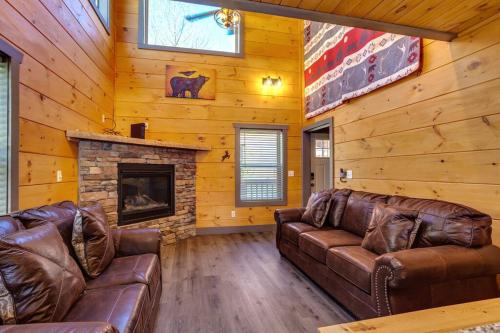 Dancing Bear Cabin Relax & Enjoy — 4-Star Luxury Hotel in Sevierville, United States