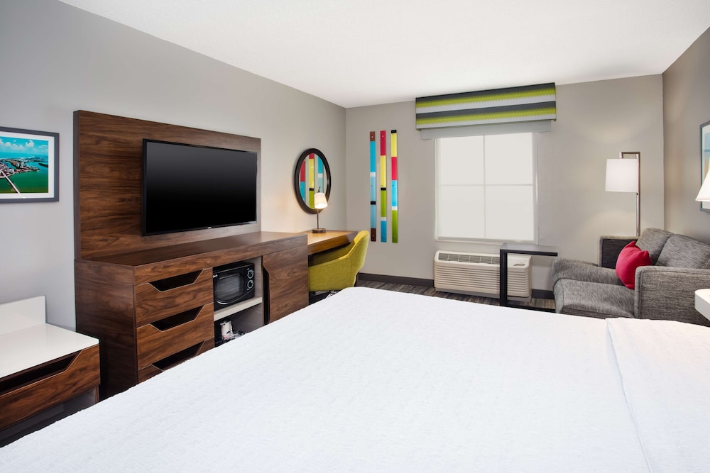 Hampton Inn & Suites Cape Coral Fort Myers Area FL - photo 23