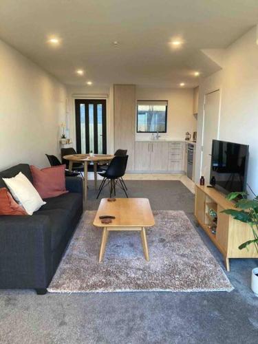 Cheerful 2 bedroom townhouse in Addington — 4-Star Luxury Hotel in Christchurch, New Zealand