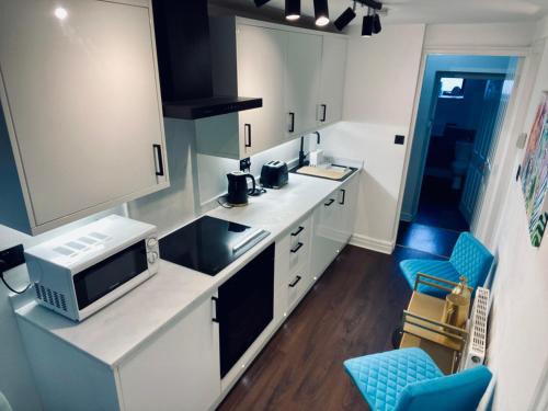 2 Bedroom Garden Apartment with parking