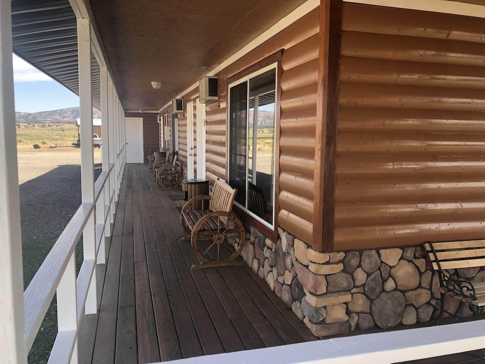 The Riverside Ranch RV Park Motel & Campground - photo 49