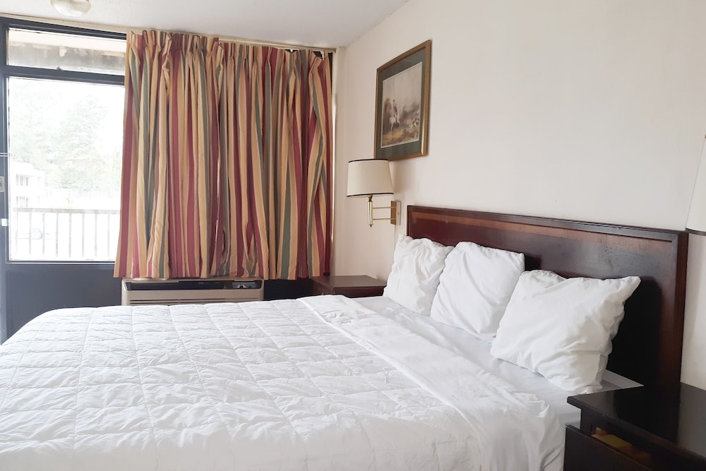 Hotel Candlelight by OYO Rooms - photo 10