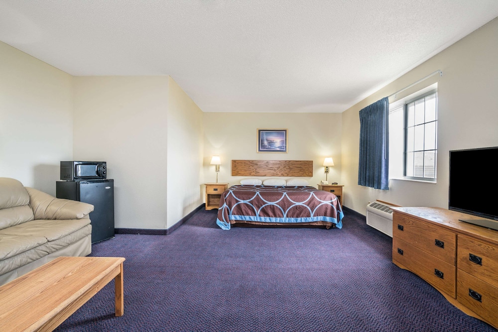 Super 8 by Wyndham Neillsville WI - photo 17