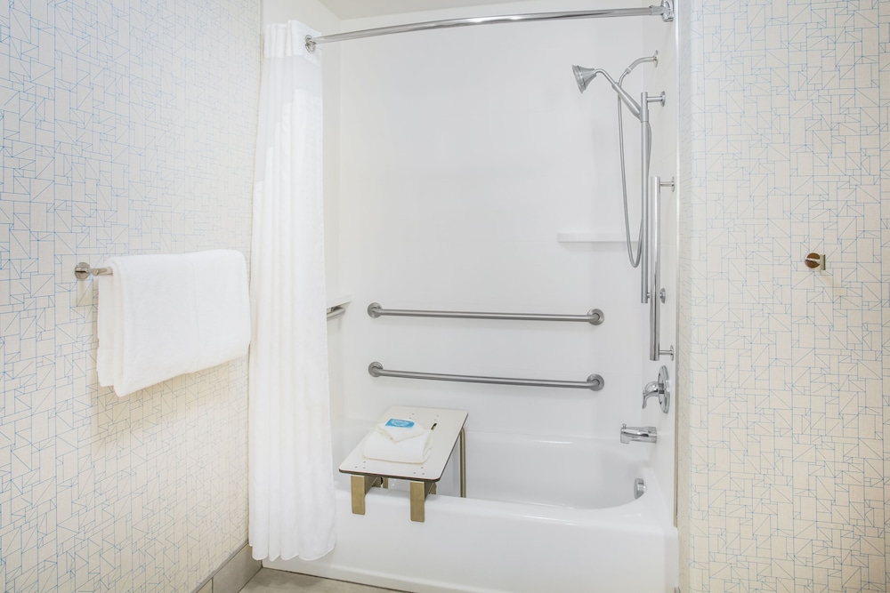 Holiday Inn Express & Suites Cedar City by IHG - photo 26