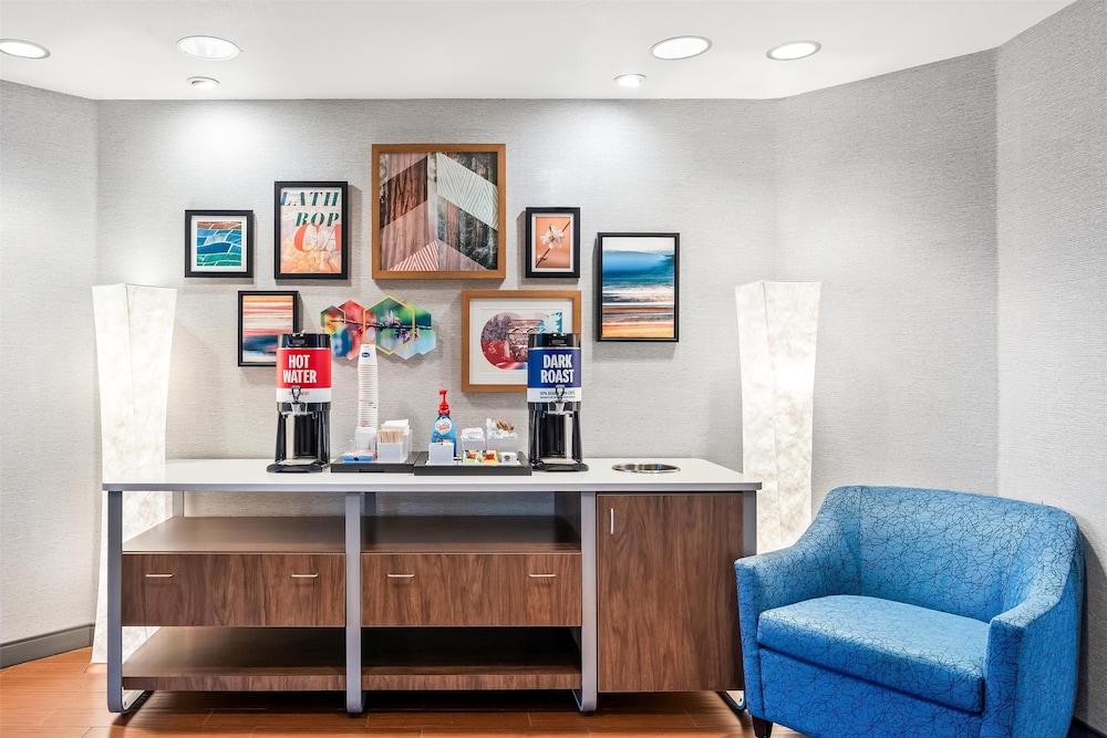 Hampton Inn & Suites Lathrop - photo 52