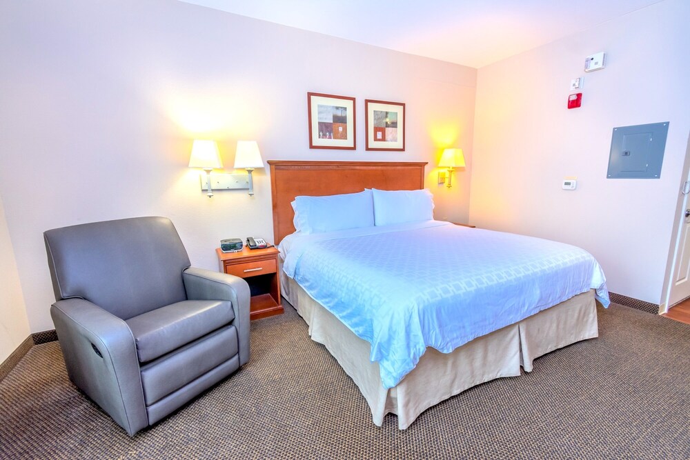 Candlewood Suites Houston I 10 East by IHG - photo 20