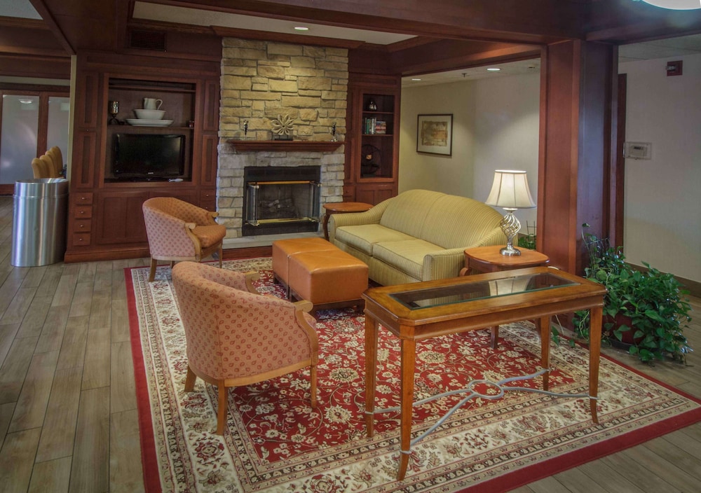 Hampton Inn South Haven - photo 4