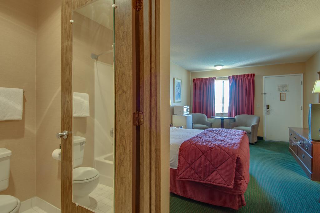 Howard Johnson Express Inn Redding - photo 12