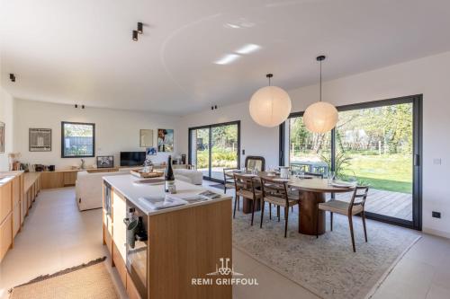 L’Élégance 115 m 4 2 guests Design & Nature in Honfleur, France