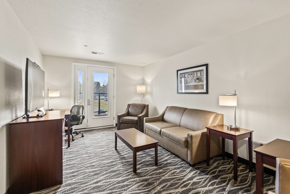 Cobblestone Hotel & Suites Cullman - photo 38