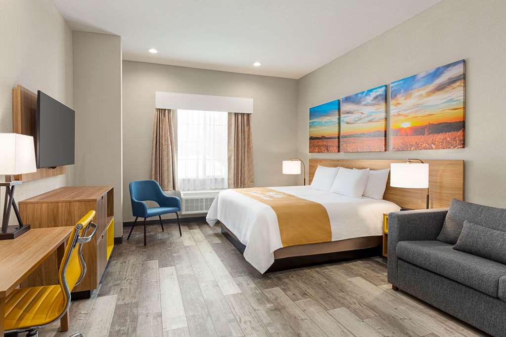 Days Inn & Suites by Wyndham Greater Tomball - photo 24