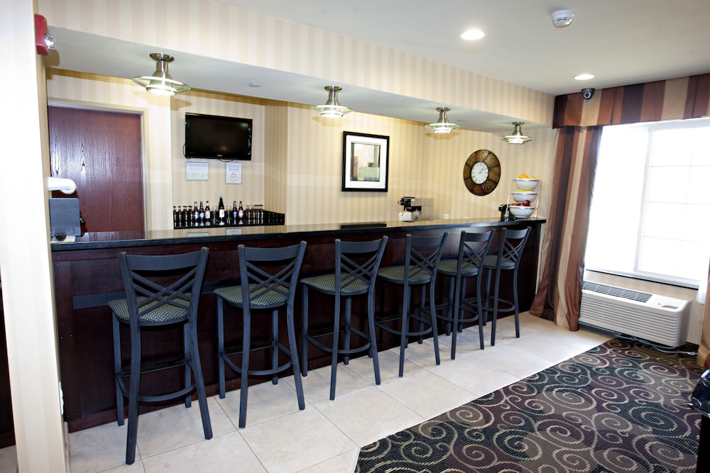 Cobblestone Inn & Suites Langdon - photo 33
