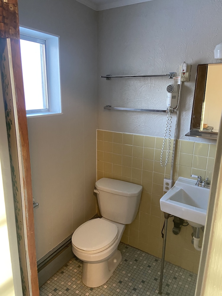 Yellow Springs Motel - photo 8