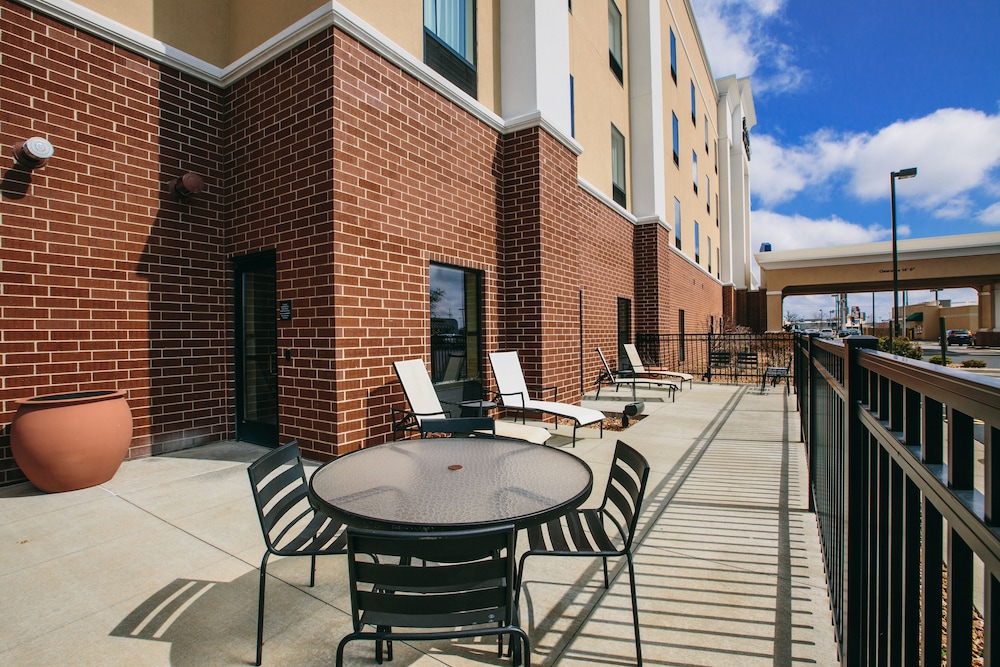 Hampton Inn & Suites Effingham - photo 93