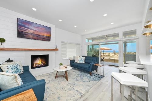 Brand new Lower unit on the Beach with Patio and Firepit in Newport Beach, United States