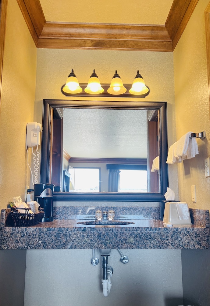 Cattle Country Lodge - photo 26